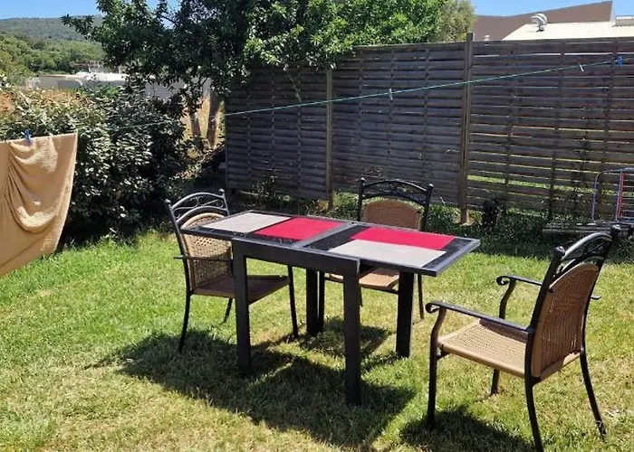 Rez De Villa Avec Jardin